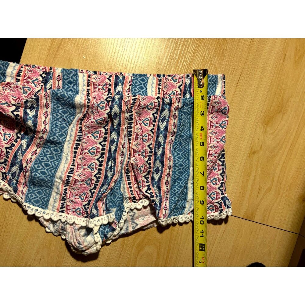 light thin patterned shorts - Picture 3 of 5